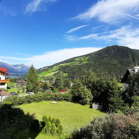 アパート Iris ローアモース